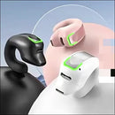Fone de ouvido sem fio de um só lado com condução óssea, estilo com presilha na orelha, design aberto, adequado para esportes como corrida e ciclismo, com redução de ruído para chamadas telefônicas.